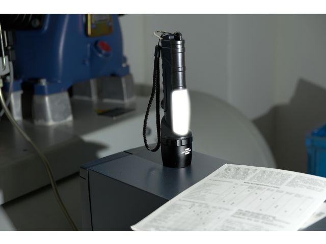 Фонарь светодиодный карманный 360+240Лм Brennenstuhl THL 300