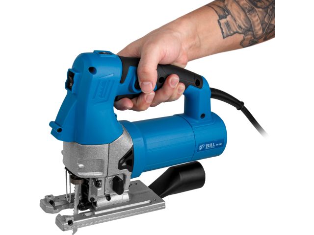 Лобзик электрический BULL ST 1301 в чем. 800 Вт, 800-2600 ход/мин, до 135 мм (Кабель 4 м, подсветка, литая алюминиевая платформа, работа с п