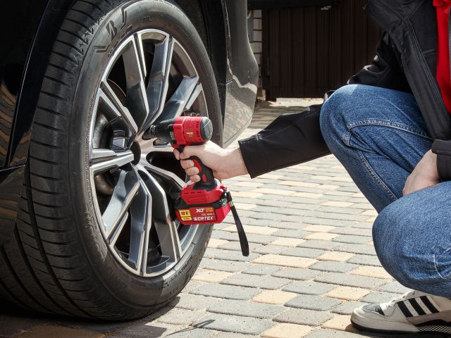 Аккум. ударный гайковерт WORTEX CWR 0318 в кор. ALL1 XLT SOLO БЕСЩЕТ., 18 В, 310 Н*м, 1/2" (вес 2.0 кг)