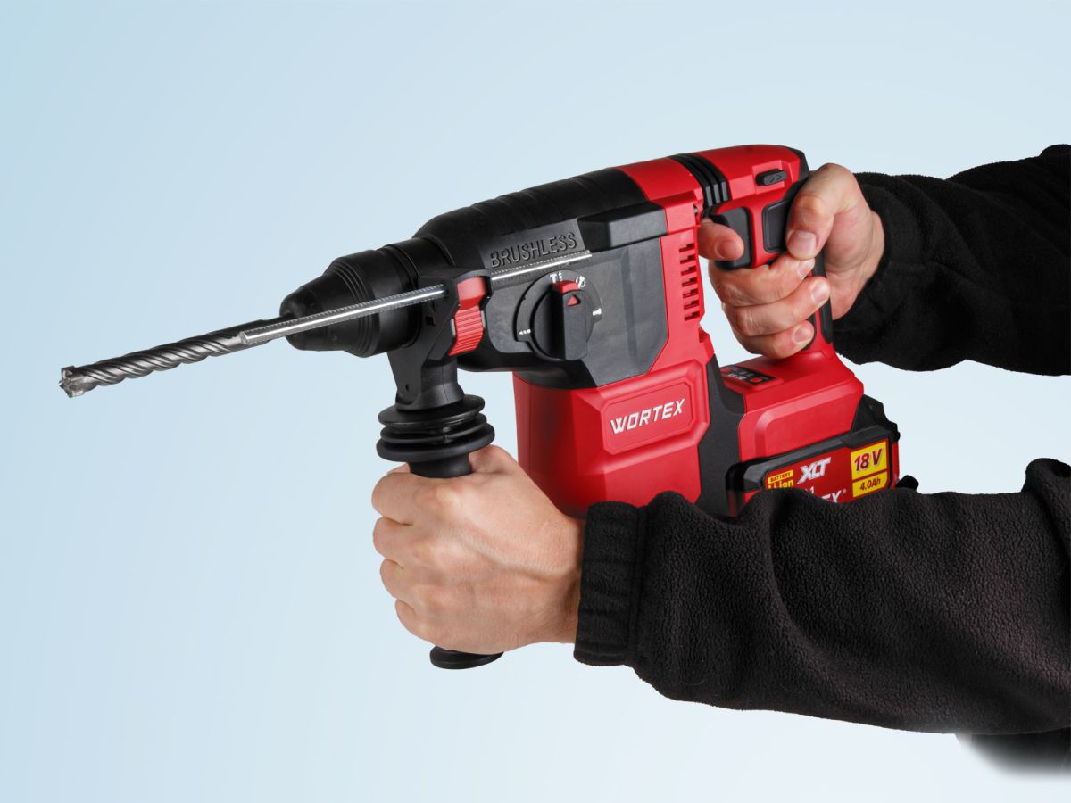 Аккум. перфоратор WORTEX CRH 1822 в чем. XLT SET БЕСЩЕТ., 18 В, 2.6 Дж, 26 мм, 1х4 А*ч