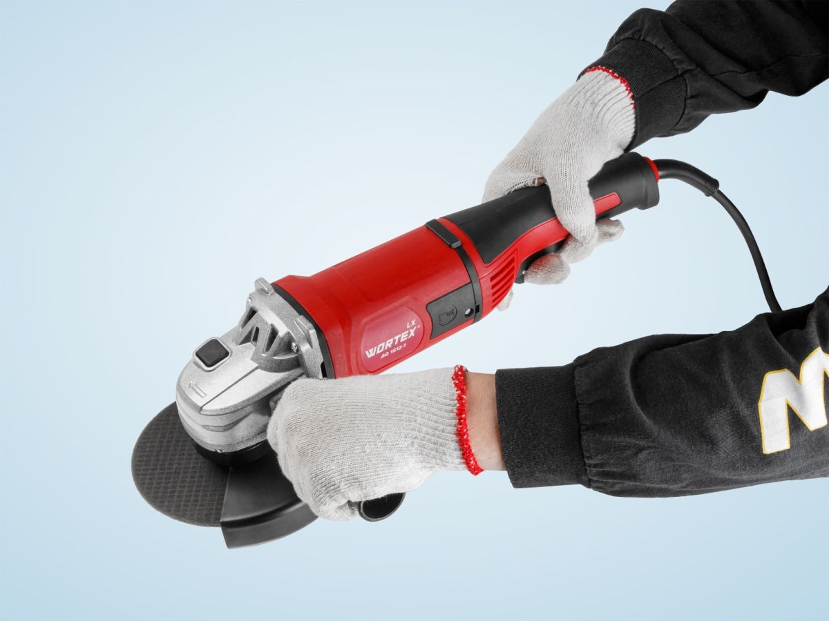 Одноручная углошлифмашина WORTEX LX AG 1512-1 в кор.