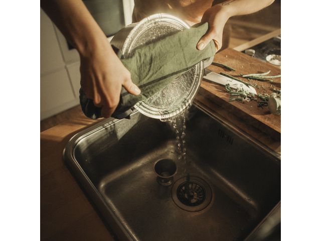 Кастрюля стальная 3л с крышкой Functional Form Fiskars