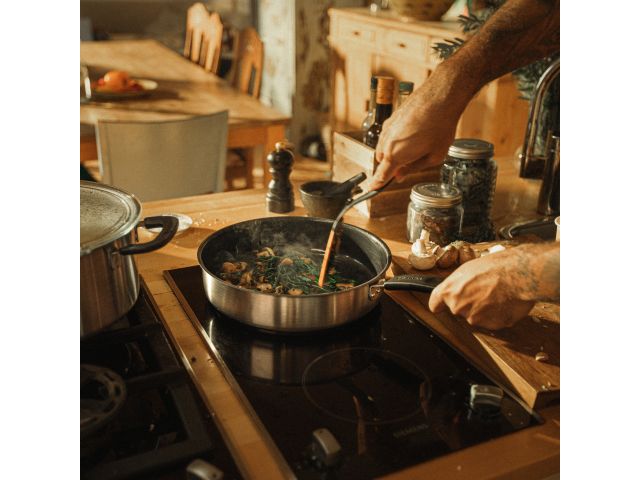 Сотейник с керамическим покрытием 26 см Functional Form Fiskars