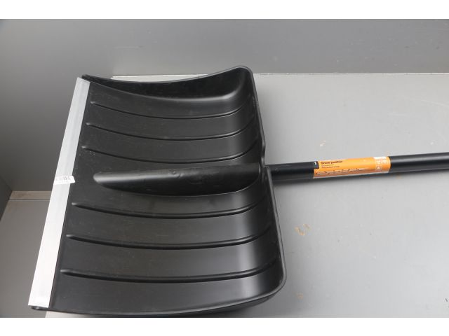 Скрепер для снега Solid FISKARS уцененный (0052250240) (длина: 1540мм; ширина: 520мм)