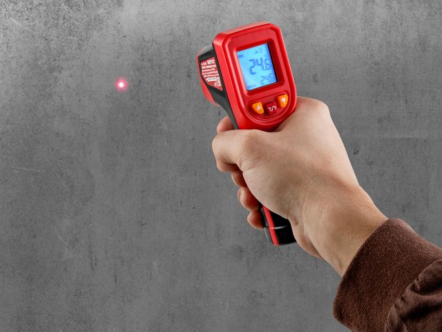 Инфракрасный термометр (пирометр) WORTEX IP 5060 -50°C...+600°C,регулировка чувствительности 0,1-1,0 (Встроенный лазер, батарейки в комплект