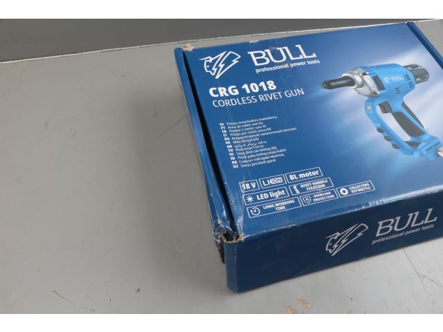 Аккум. заклепочный пистолет BULL CRG 1018 в кор. XLTpro SOLO, БЕСЩЕТ., 25 мм, 10000 Н уцененный (0 (2.4, 3.2, 4.0, 4.8 мм, вытяжные, подсвет