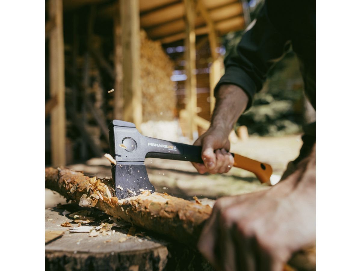 Топор универсальный X18 S FISKARS