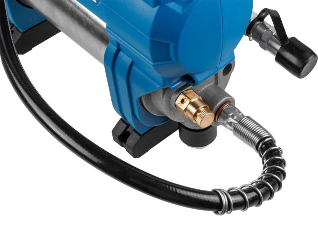 Аккум. шприц для смазки BULL CGG 6818 в кор. XLTpro SOLO, 18 В, 690 атм., 255 г/мин (Шланг 76 см)