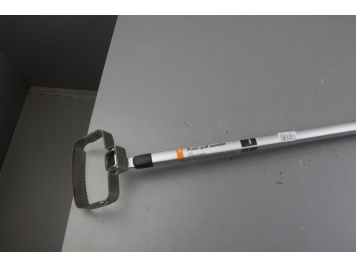Пропалыватель 135 мм Xact FISKARS уцененный (0406976372)