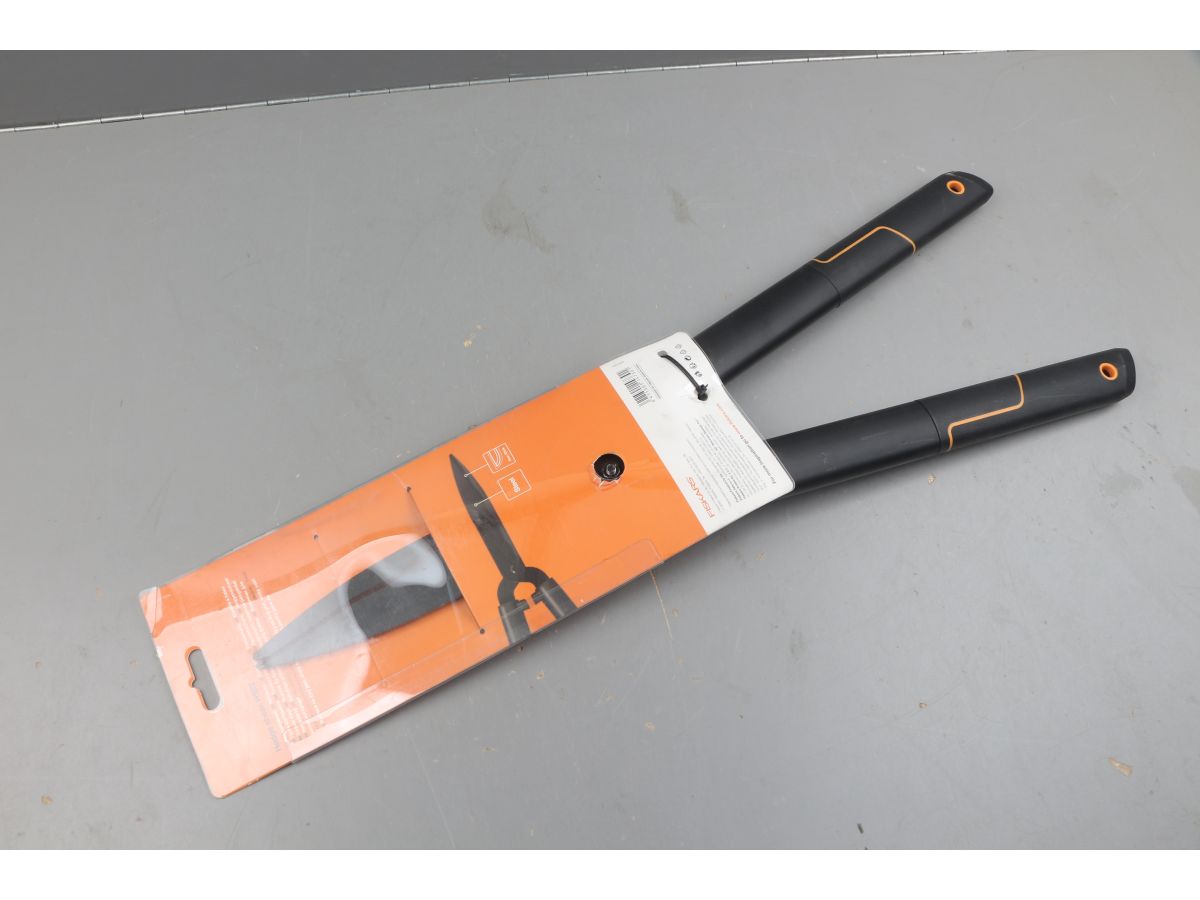 Ножницы для живой изгороди HS22 с волнообразным лезвием FISKARS SingleStep уцененный (0461496000)
