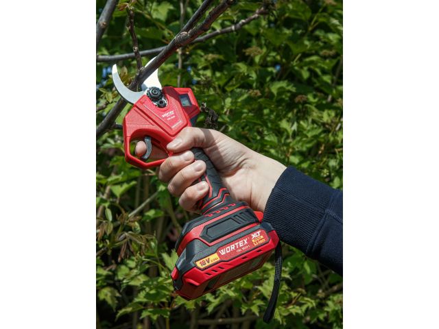 Аккум. секатор WORTEX CBS 2030 в чем. ALL1 SET, БЕСЩЕТ., 18 В, ветки до 28 мм (3 ступени регулировки, 0,76 кг)