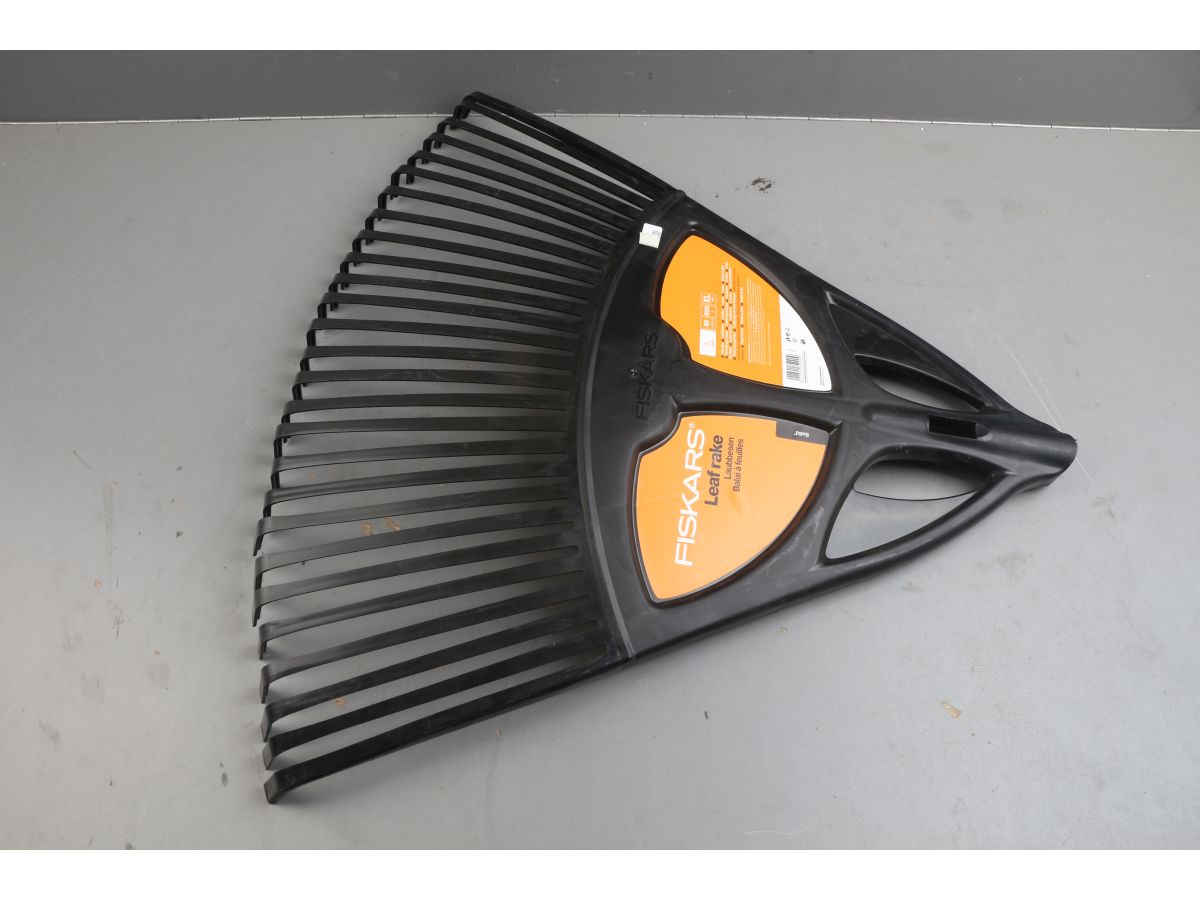 Грабли Solid для листьев XL FISKARS уцененный (0560205006)