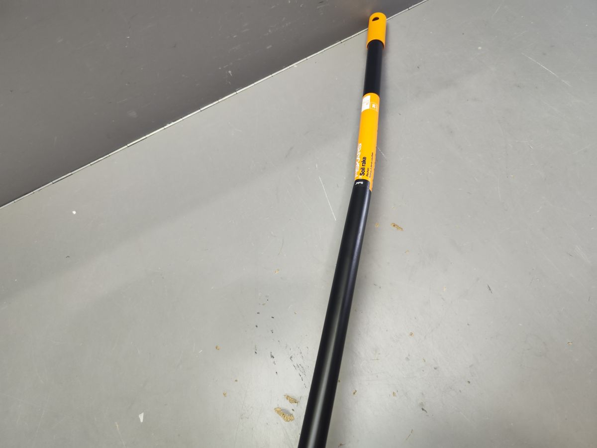 Грабли Solid FISKARS уцененный (0728276416)