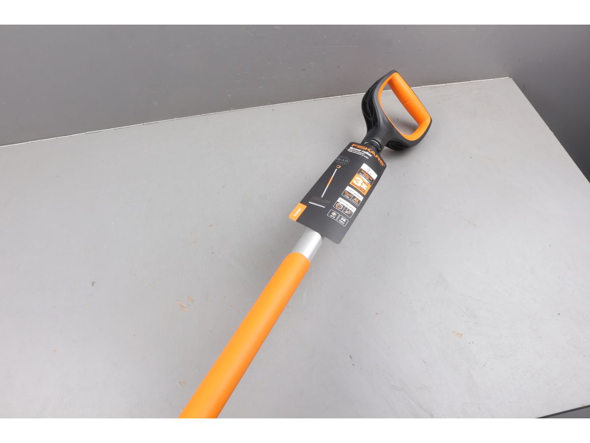 Роллер для уборки снега FISKARS уцененный (0844319232)
