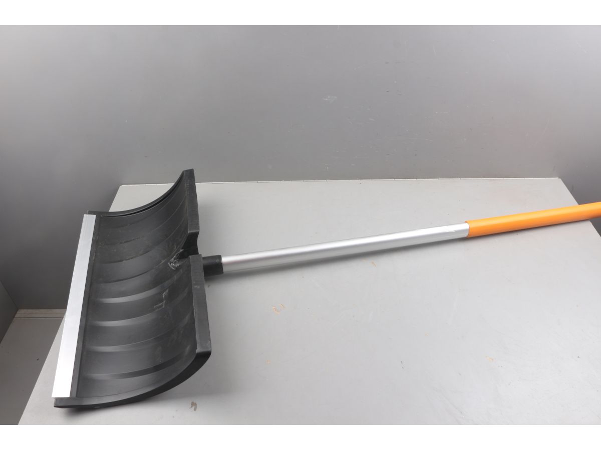 Роллер для уборки снега FISKARS уцененный (0844319232)