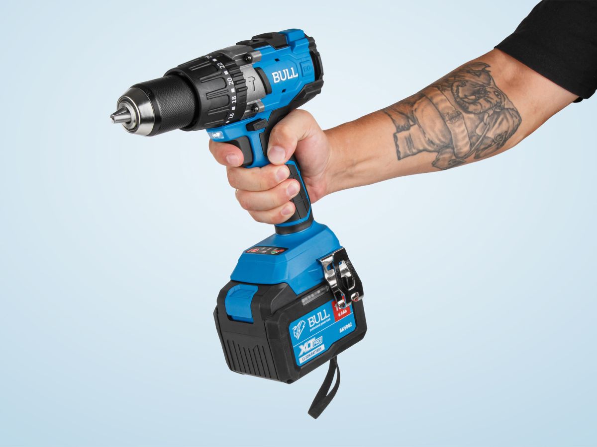 Аккум. дрель-шуруповерт BULL SR 1805 в чем. XLTpro, 2х6 А*ч, БЕСЩЕТ., 18 В, 120 Н*м, БЗП(мет.) 13 мм
