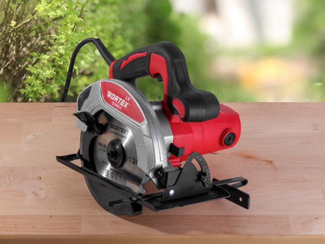 Циркулярная пила WORTEX LX CS 1612-2 в кор. 1200 Вт, 160х20х24Т (Пропил в дереве (90°/45°)  53/34 мм)