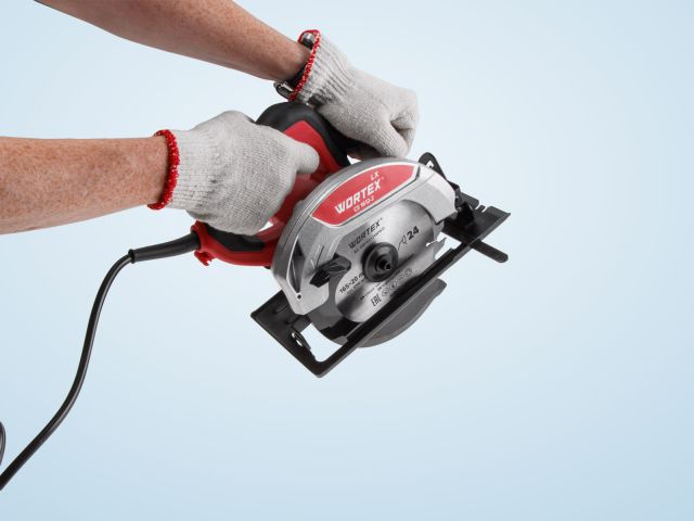 Циркулярная пила WORTEX LX CS 1612-2 в кор. 1200 Вт, 160х20х24Т (Пропил в дереве (90°/45°)  53/34 мм)