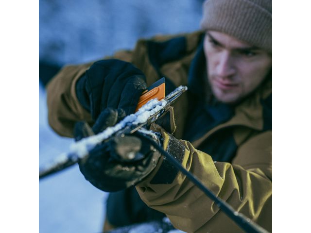 Щетка для снега 47см со скребком Solid FISKARS (щетка-сметка снеговая, съемный скребок)