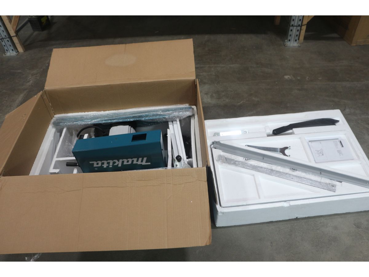 б/уНастольная дисковая пила MAKITA 2712 в кор. уцененный (1095384864)