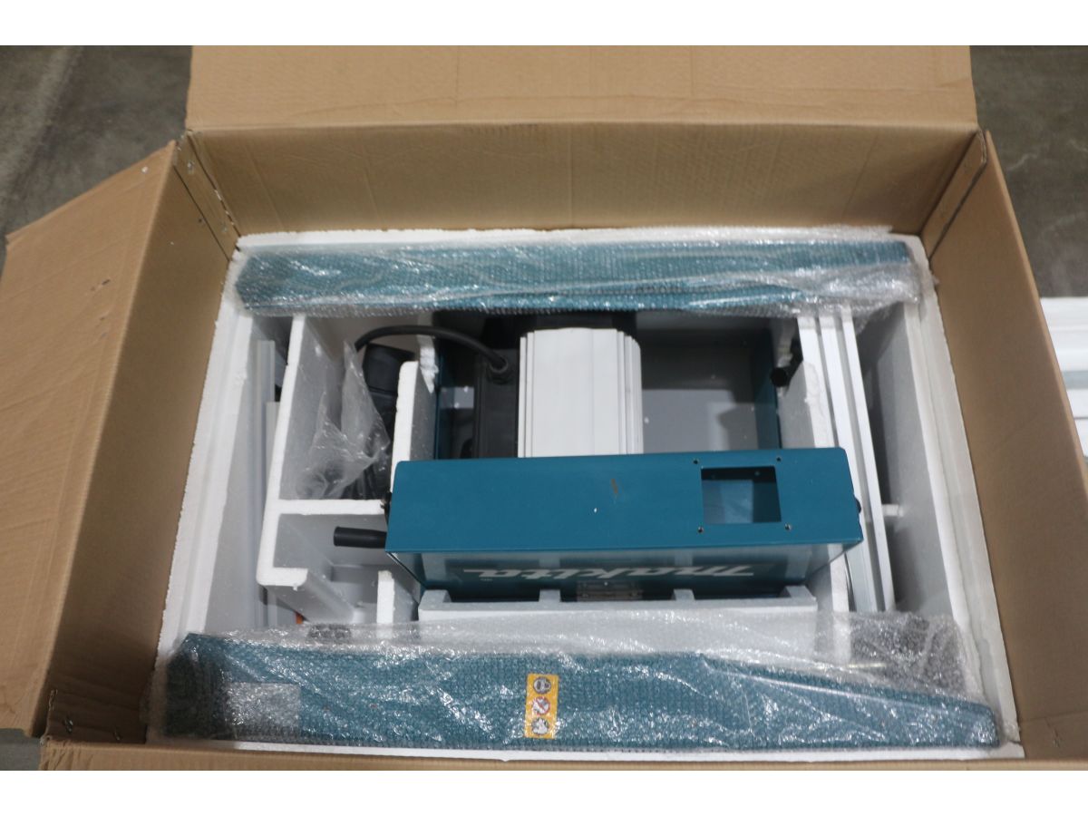 б/уНастольная дисковая пила MAKITA 2712 в кор. уцененный (1095384864)