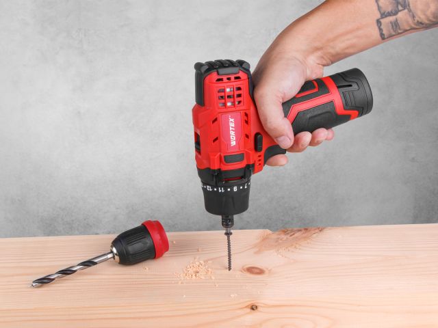 Аккум. дрель-шуруповерт WORTEX BD 1215 LiSET в чем. + 2 насадки, 12 В, 30 Н*м, 2х1.5 А*ч, БЗП 10 мм (Быстросъемный патрон, шурупы до 6 мм)