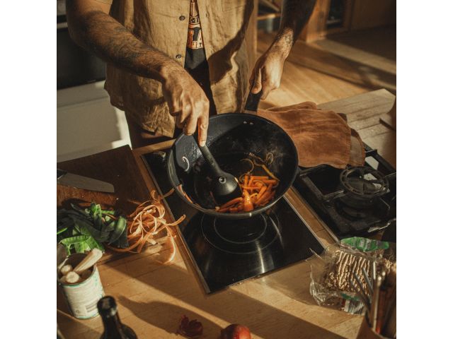 Сковорода-вок с керамическим покрытием 28 см Functional Form Fiskars