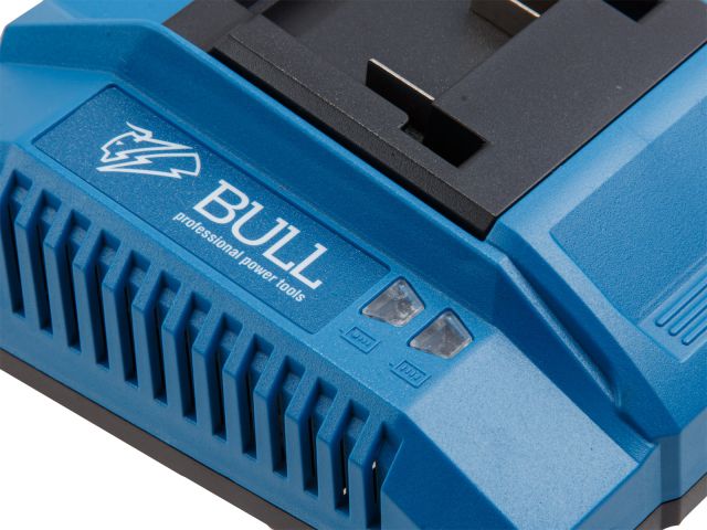 Зарядное устройство BULL LD 4004 1 слот, 4 А XLTpro (18.0 В, 4.0 А, быстрая зарядка)