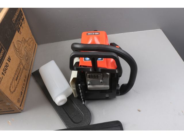 Бензопила HDC HD-C180 без шины и цепи уцененный (1662592932) (1.50 кВт, 2.0 л.с., 31.8 см3, вес 4 кг)