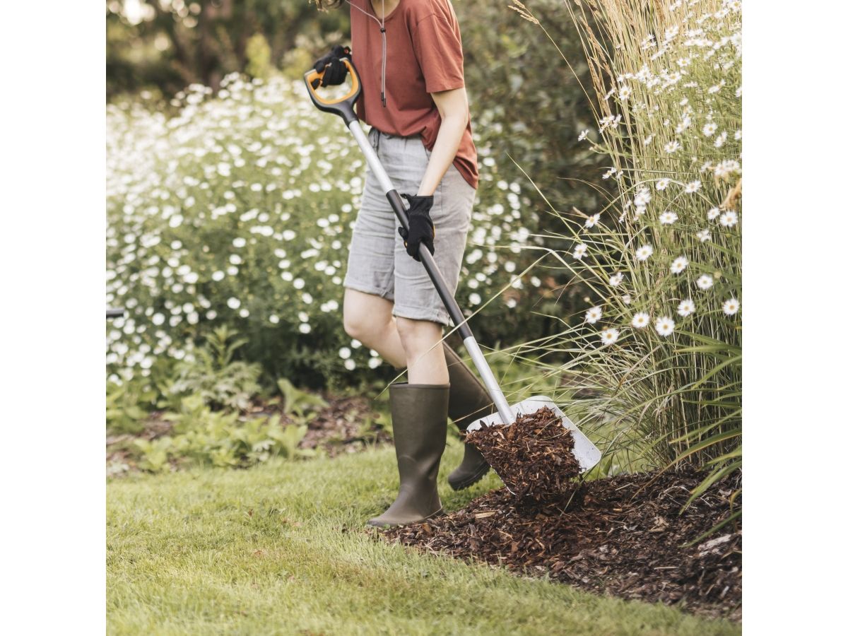 Лопата совковая Xact FISKARS