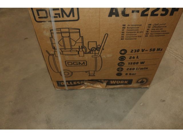 Компрессор DGM AC-225F безмасляный уцененный (2241595770) (260 л/мин, 8 атм, коаксиальный, безмасляный, ресив. 24 л, 230 В, 1,5 кВт)