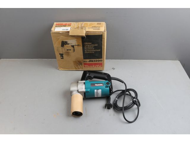 Ножницы высечные MAKITA JN 3200 в чем. уцененный (2480488384) (660 Вт, сталь до 3.2 мм)
