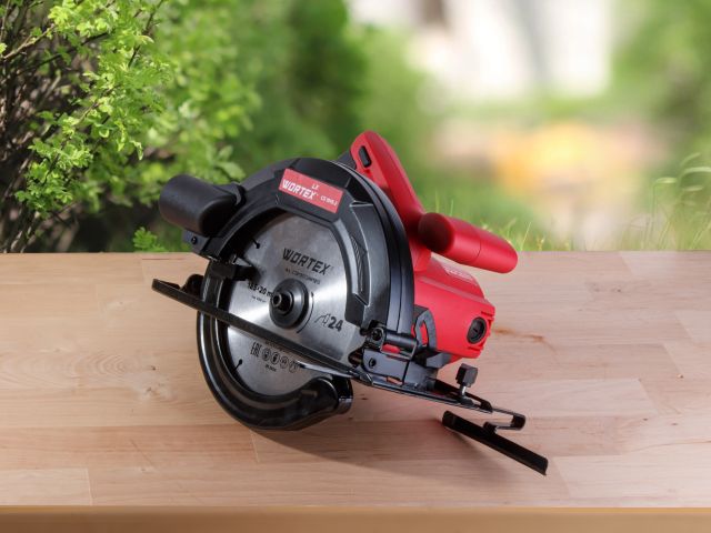 Циркулярная пила WORTEX LX CS 1915-2 в кор. 1400 Вт, 185х20х24Т (Пропил в дереве (90°/45°)  65/45 мм)