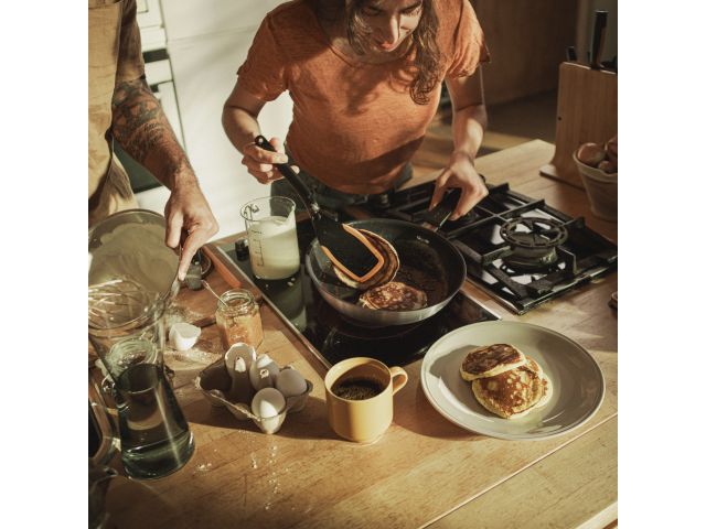 Сковорода с керамическим покрытием 24 см FF Fiskars