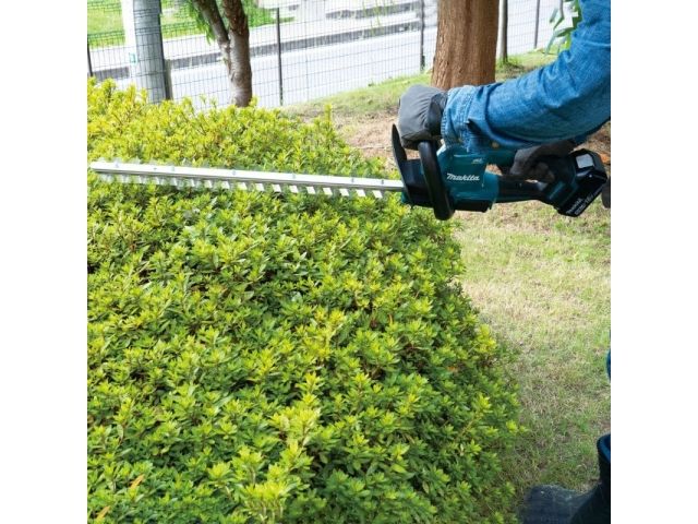 Аккум. кусторез MAKITA LXT DUH 506 RF в кор. (18.0 В, 1 акк. и зарядное , 3.0 А/ч, Li-Ion, длина ножа 500 мм, шаг ножа: 20 мм, вес 5.5 кг)