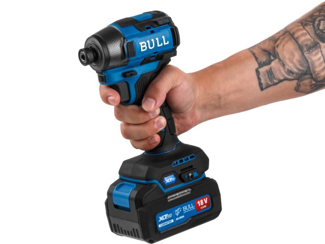Аккум. ударный гайковерт/винтоверт BULL CID 2218 в чем. XLTpro, SET, БЕСЩЕТ., 18 В, 220 Н*м, 1х4 А*ч (LED 360°, 8 режимов работы, память реж
