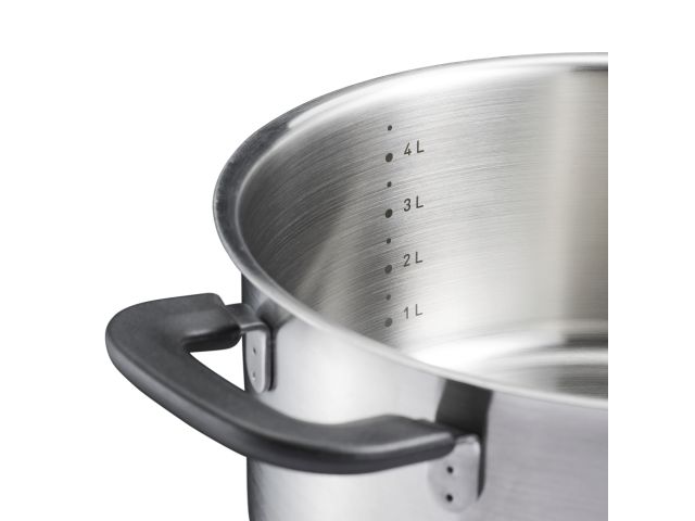 Кастрюля стальная 5л с крышкой Functional Form Fiskars