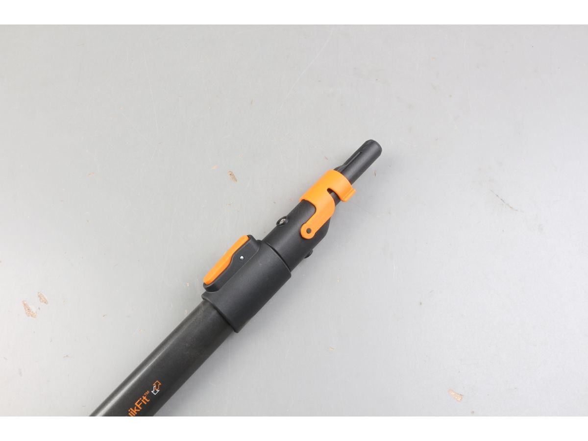 Черенок алюминиевый графитовый телескопический QuikFit FISKARS уцененный (4214891600)