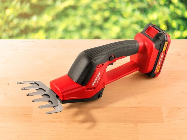 Аккум. ножницы садовые WORTEX SG 1820 в кор. + насадка-кусторез ALL1 XLT SOLO (Длина ножа (кусторез) 150 мм, длина ножа (для травы) 130 мм)