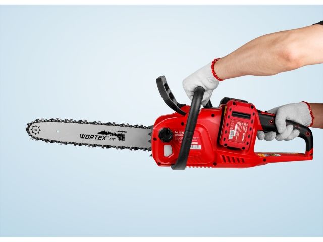 Аккум. пила цепная WORTEX CEC 3536-1 шина 35 см (14"), 3/8" LP, 1.3 мм  с акб и зу ALL1 XLT SET (БЕСЩЕТ.ДВИГ., с 2-мя 4 Ач акб и двухслотовы